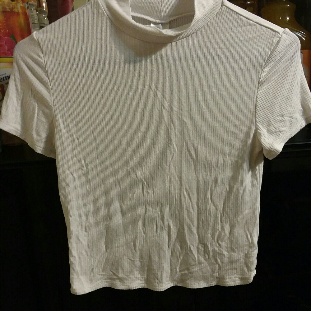 White turtleneck crop top